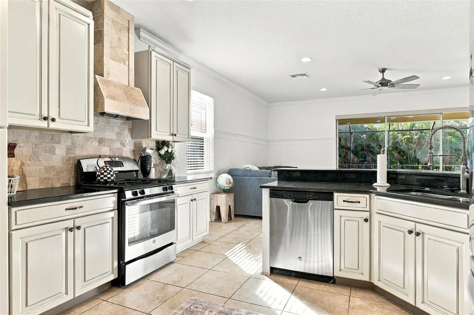 5793 SPIDER LILY CIR