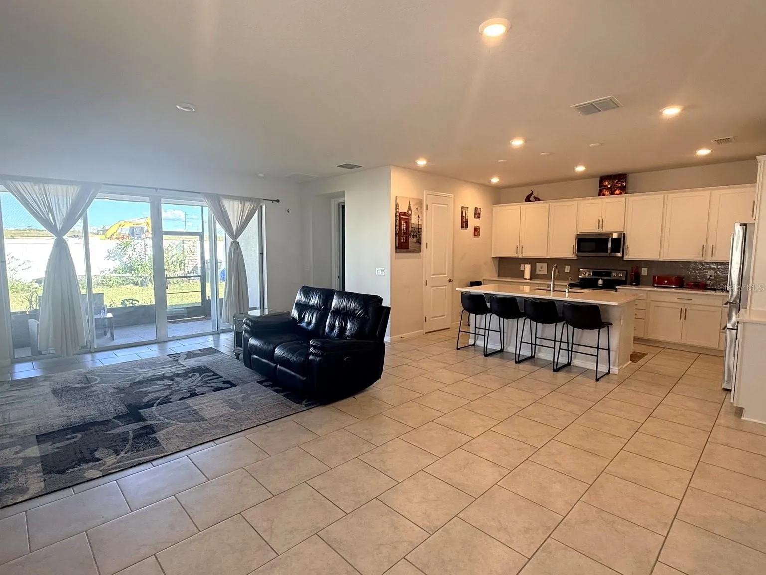 121 CRESTVIEW LN