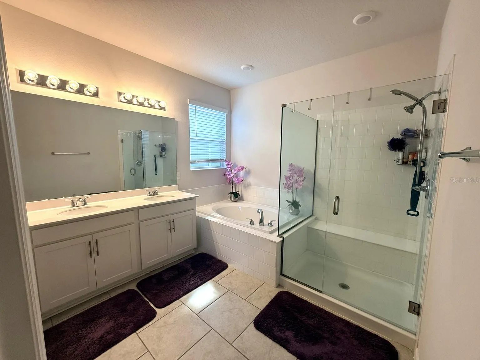 121 CRESTVIEW LN