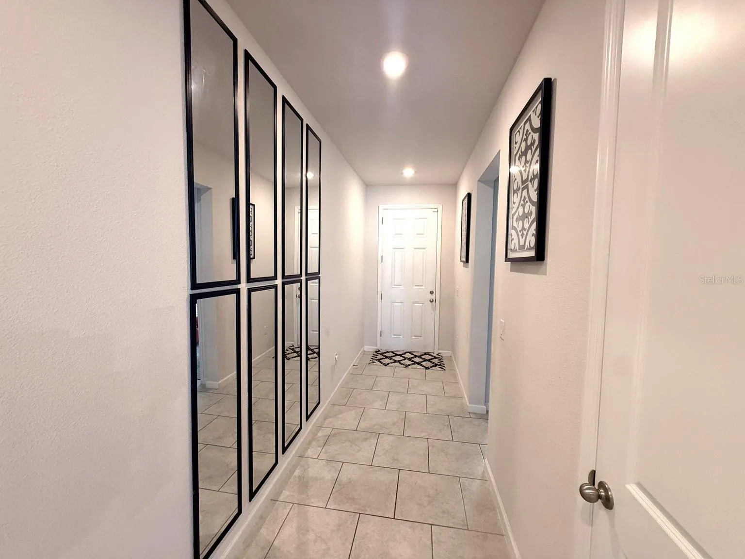 121 CRESTVIEW LN