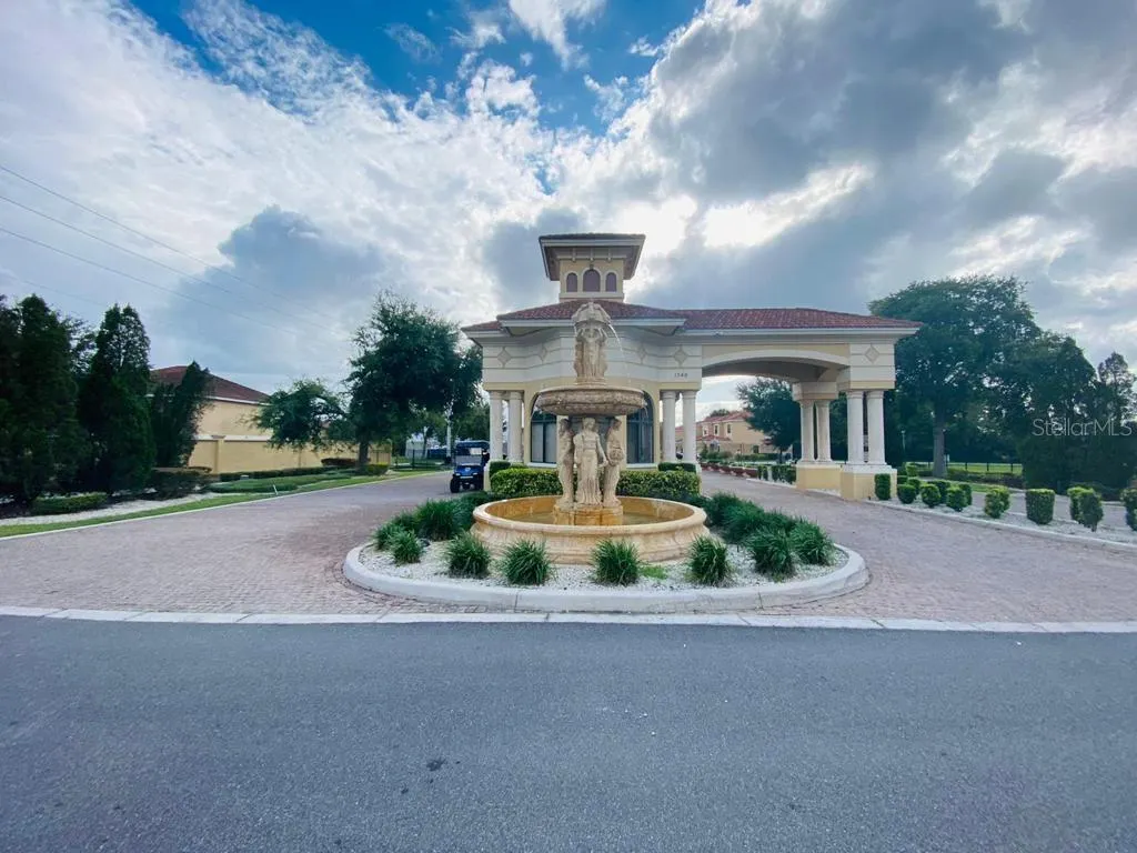 439 BAY LEAF DR
