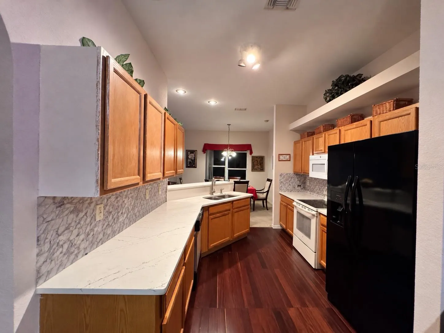 439 BAY LEAF DR