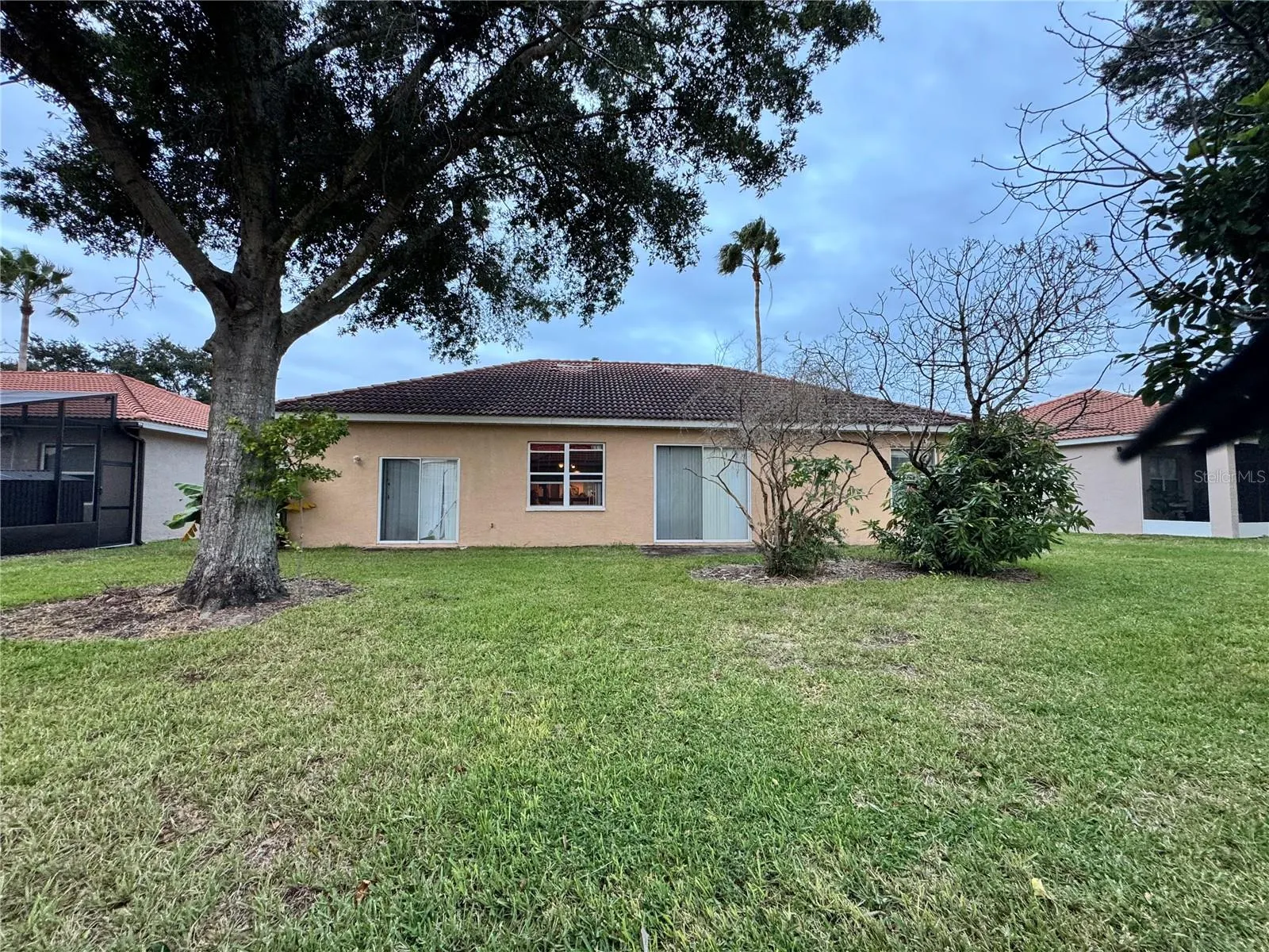 439 BAY LEAF DR