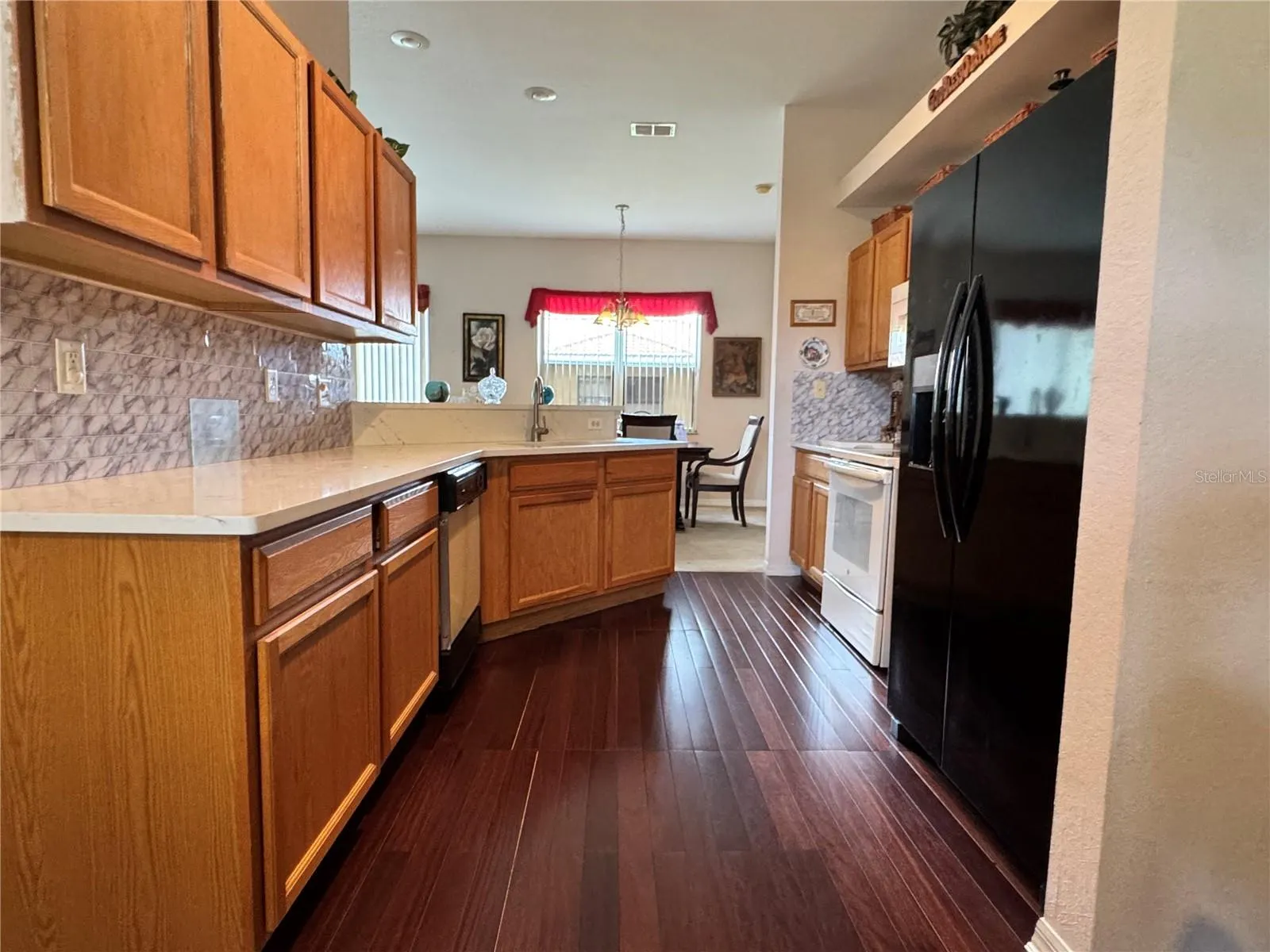 439 BAY LEAF DR