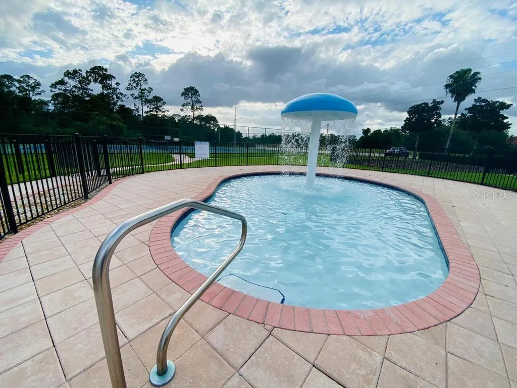 439 BAY LEAF DR