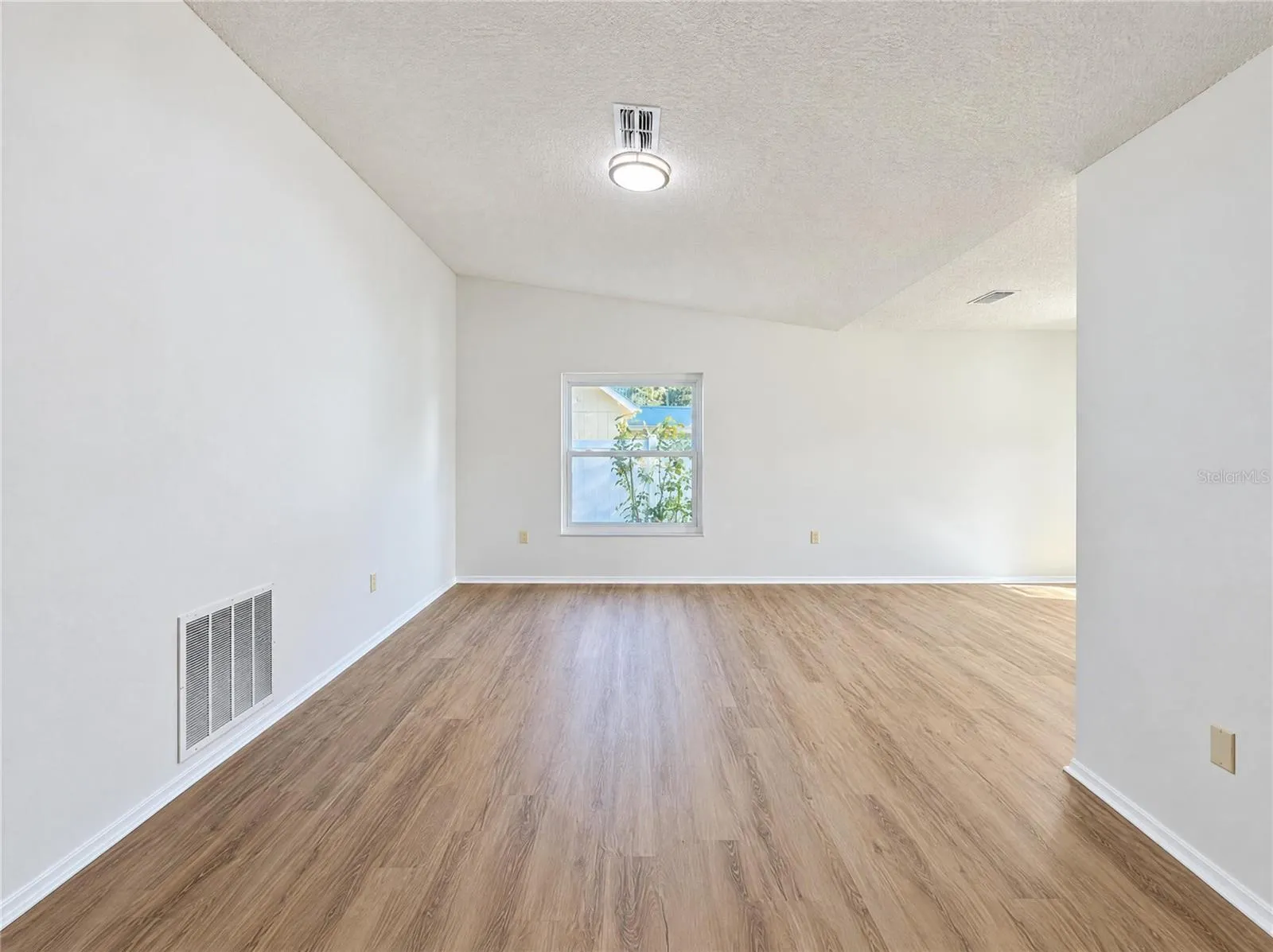8421 CYPRESS LAKE CIR