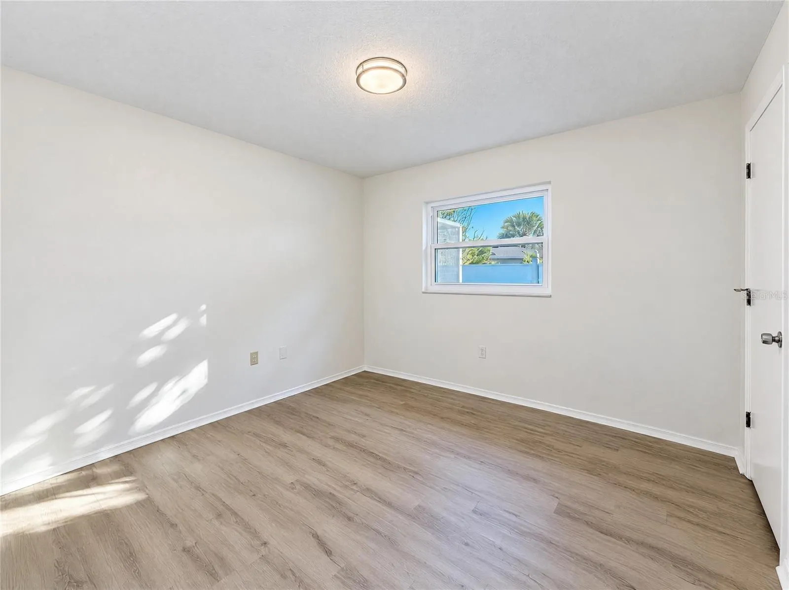 8421 CYPRESS LAKE CIR