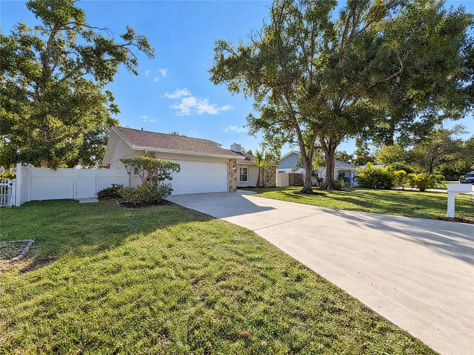8421 CYPRESS LAKE CIR