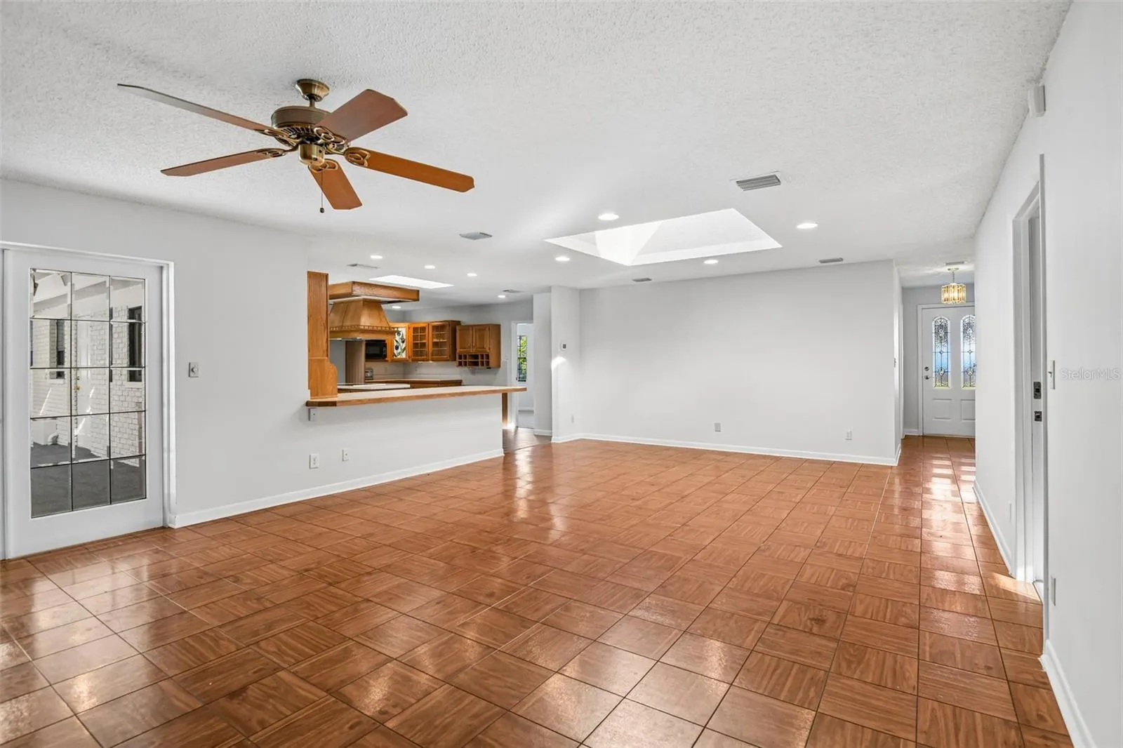 103 RONELE DR