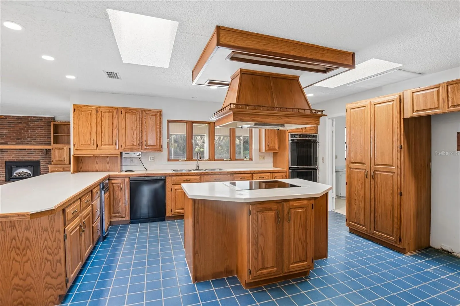103 RONELE DR