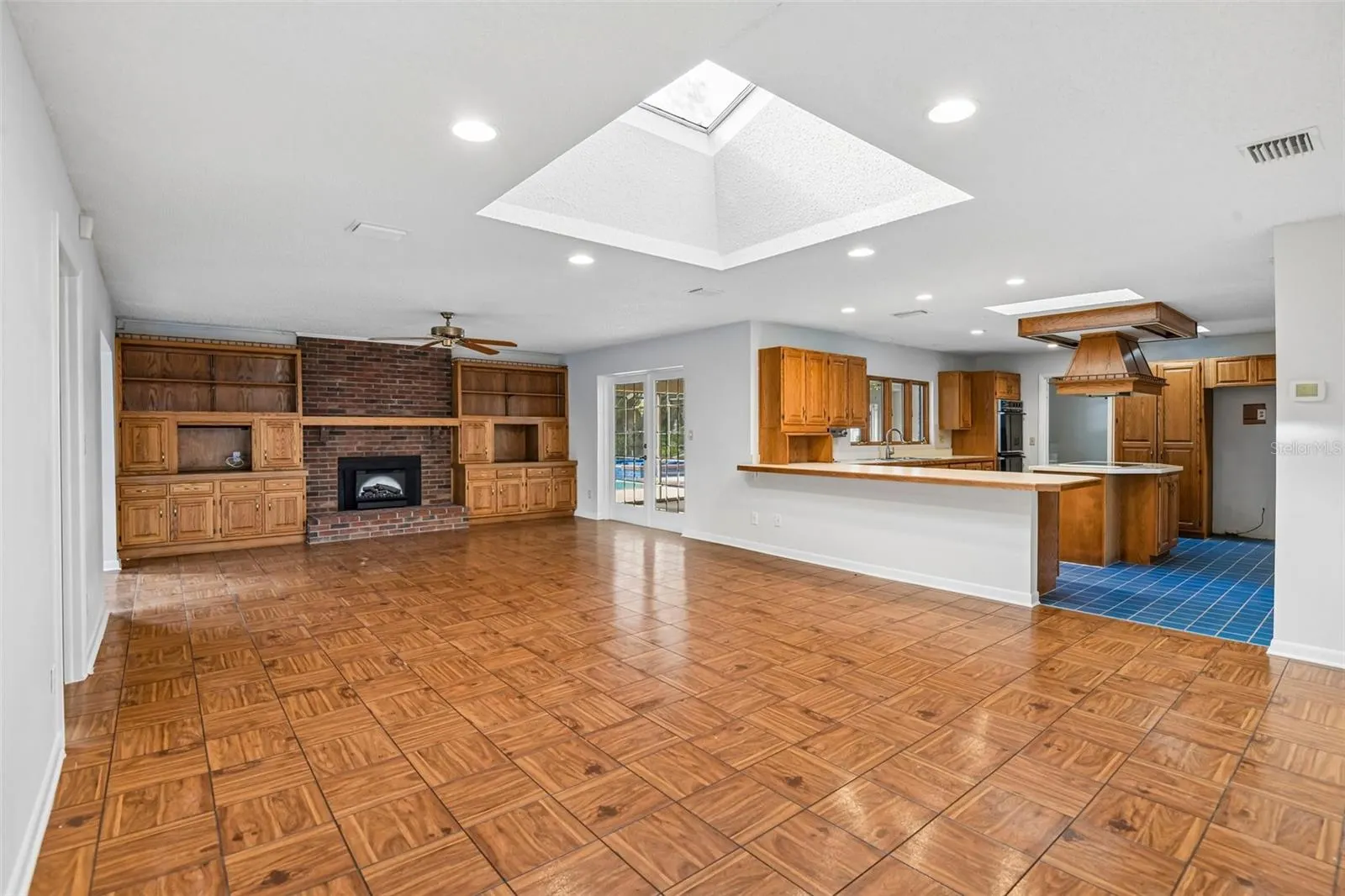 103 RONELE DR
