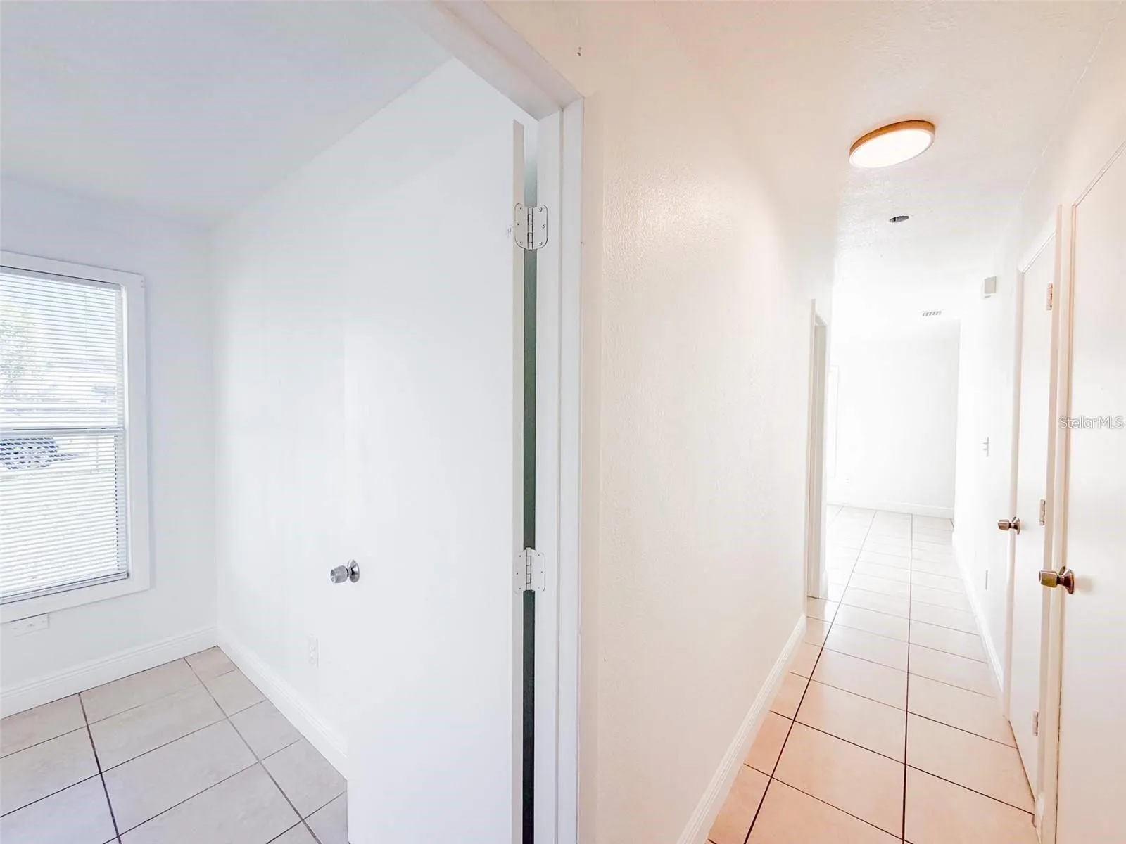 407 W BELLA VISTA ST
