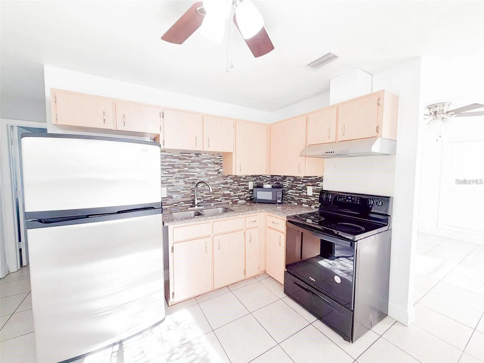 407 W BELLA VISTA ST