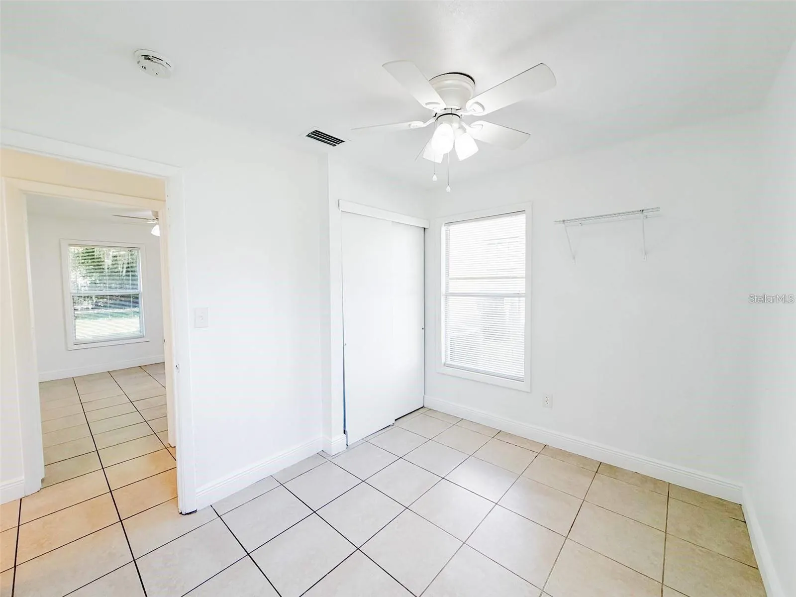 407 W BELLA VISTA ST