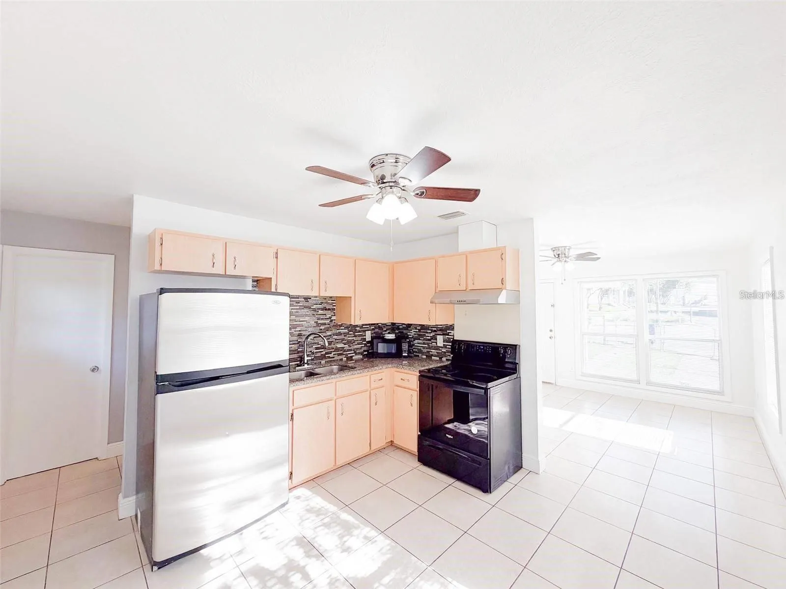 407 W BELLA VISTA ST
