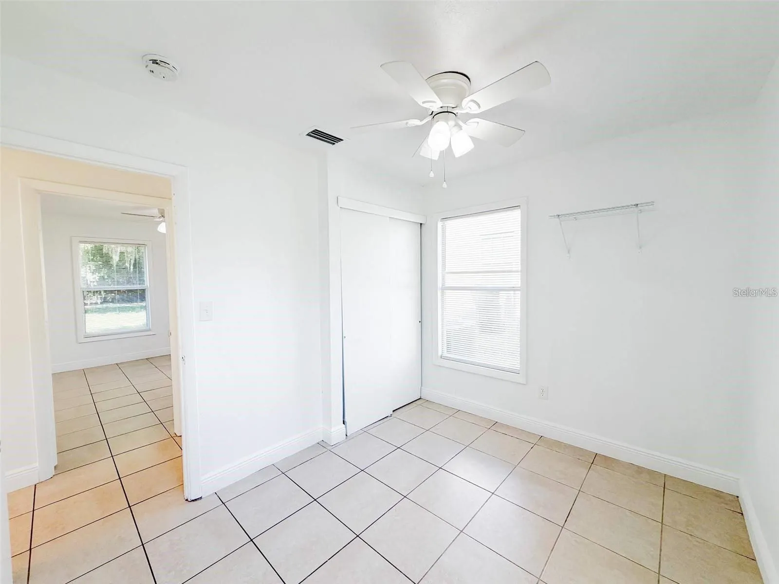 407 W BELLA VISTA ST