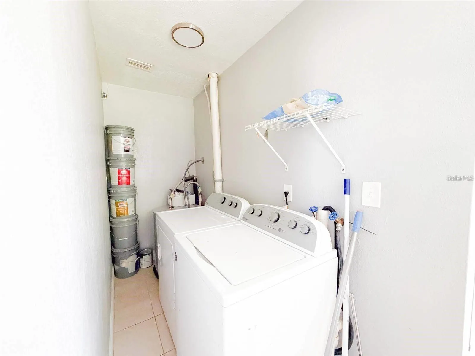 407 W BELLA VISTA ST
