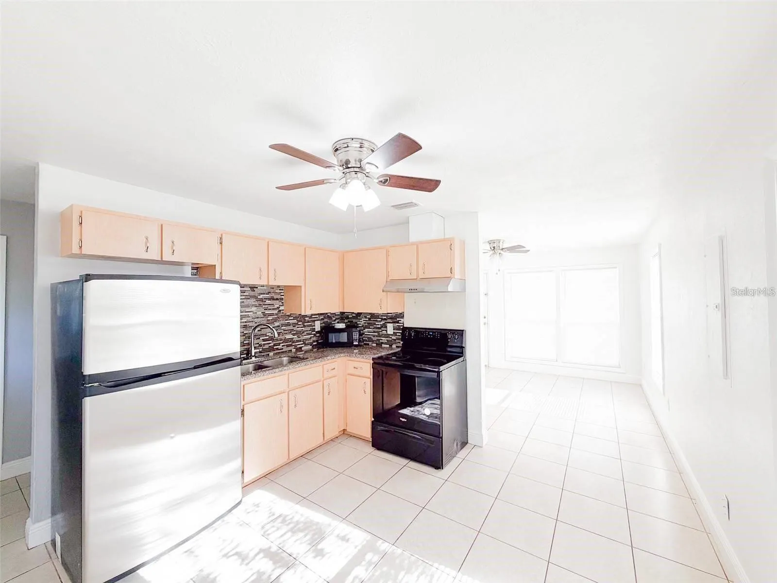407 W BELLA VISTA ST