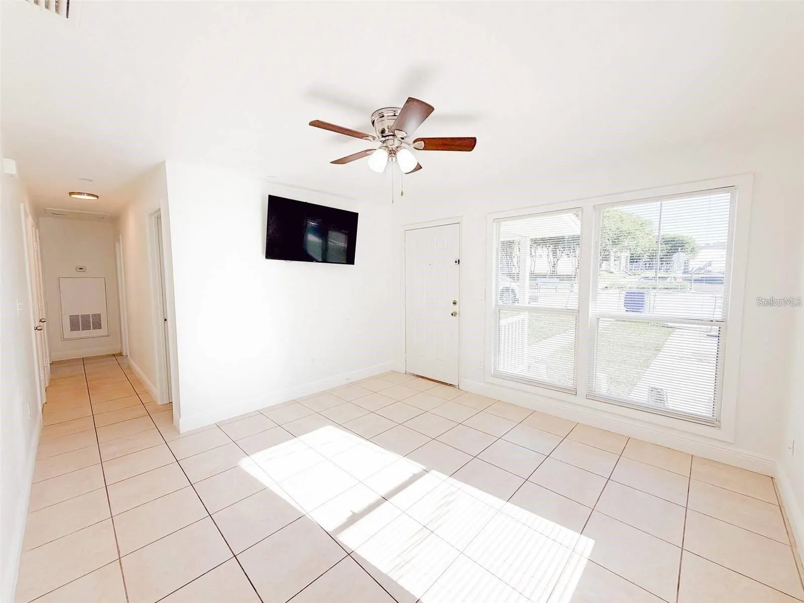 407 W BELLA VISTA ST
