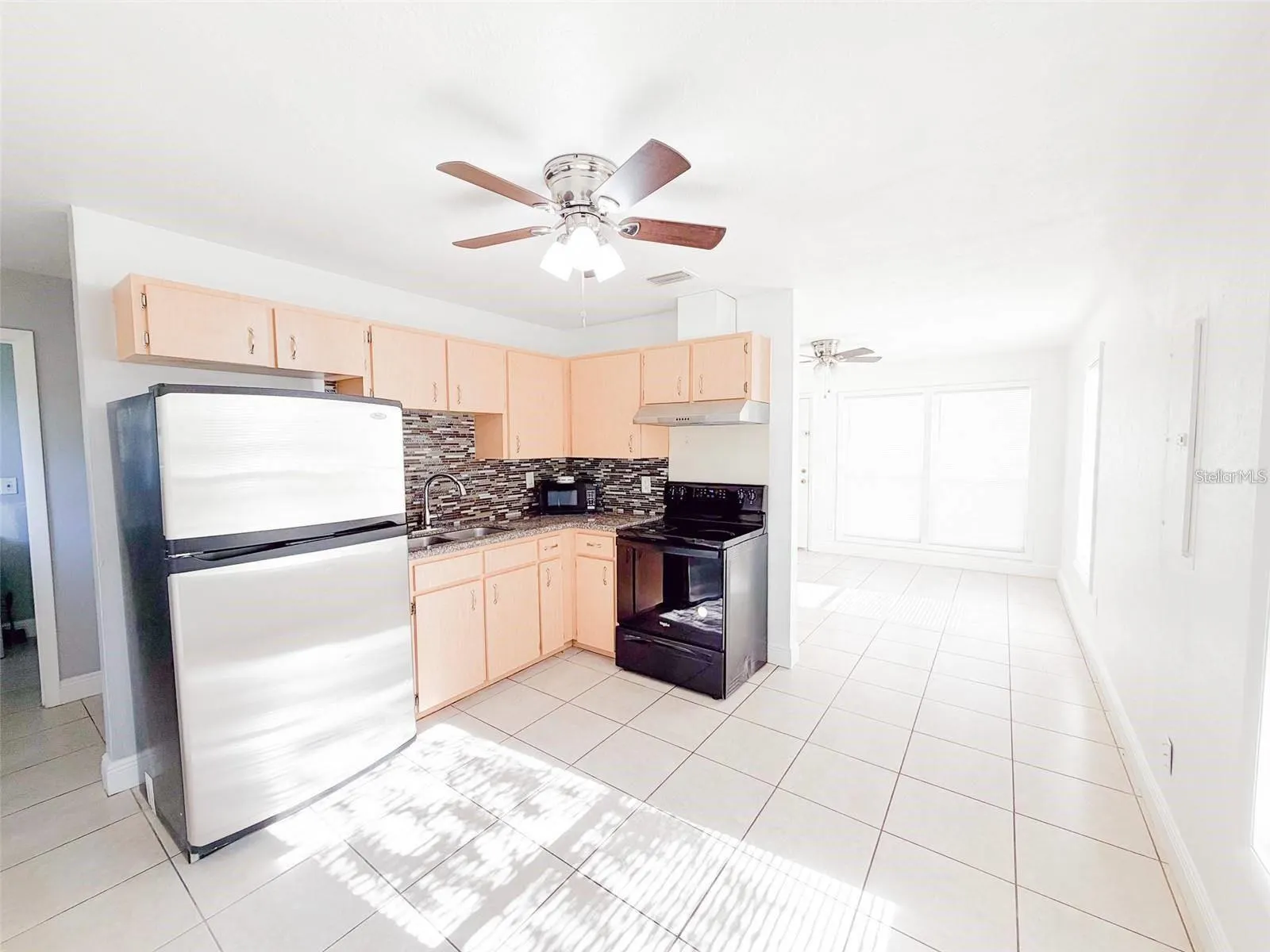 407 W BELLA VISTA ST