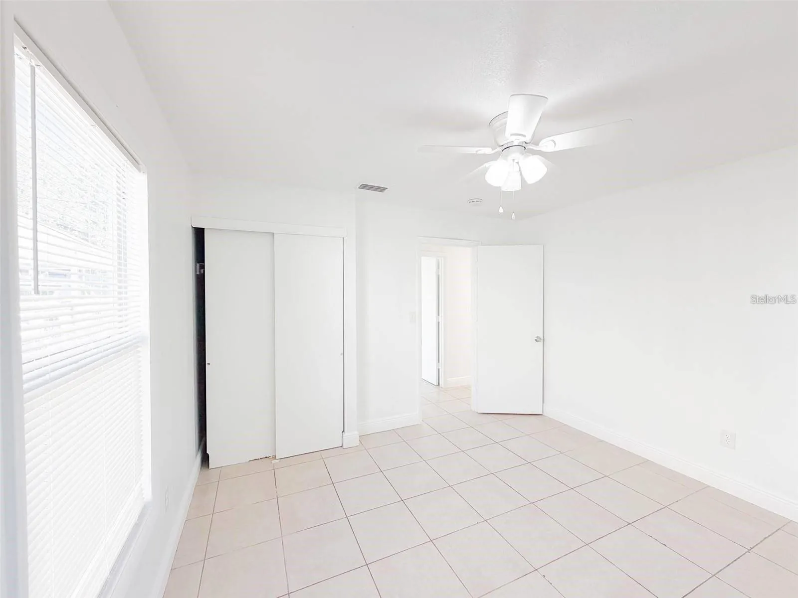 407 W BELLA VISTA ST