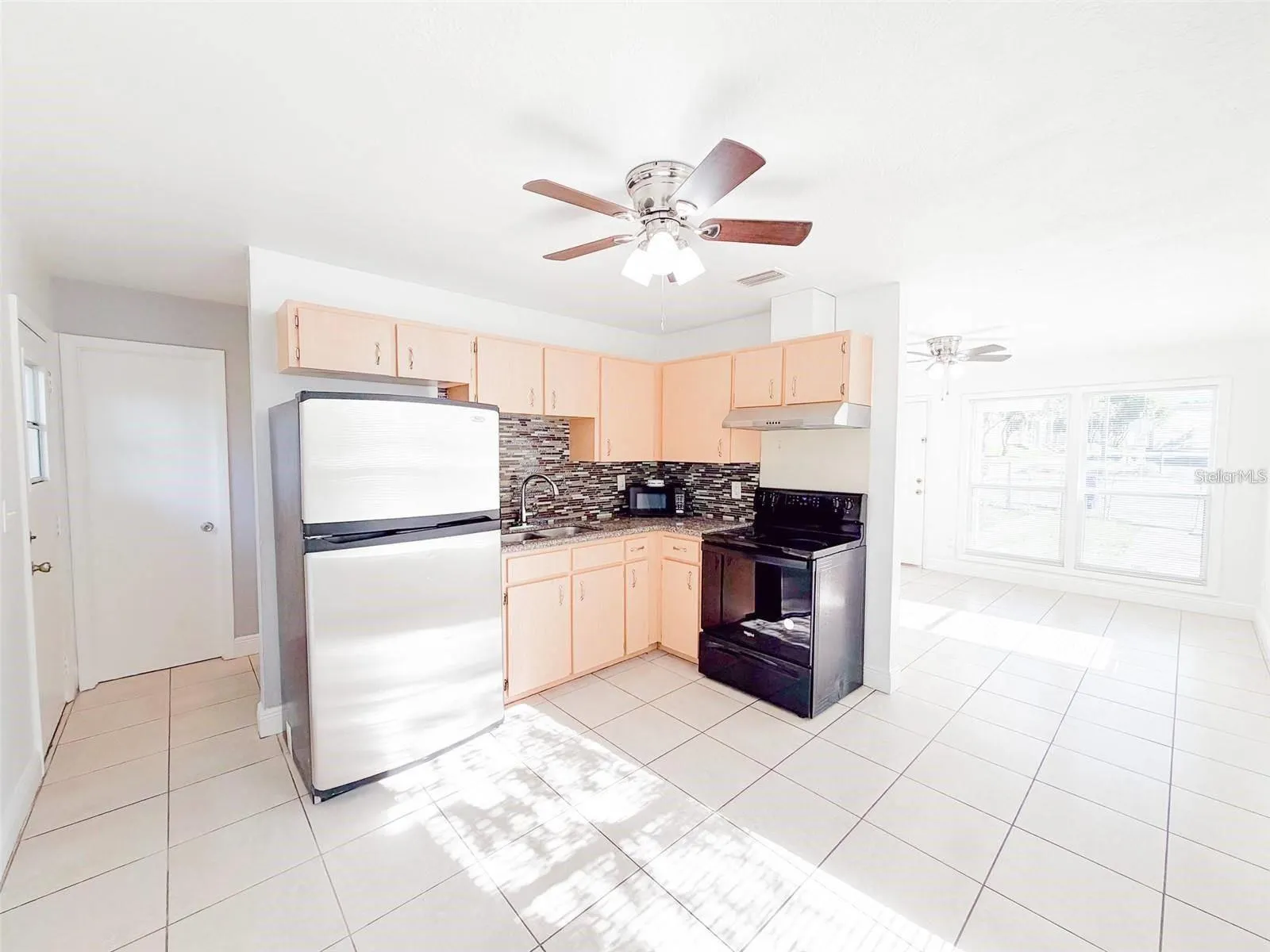 407 W BELLA VISTA ST