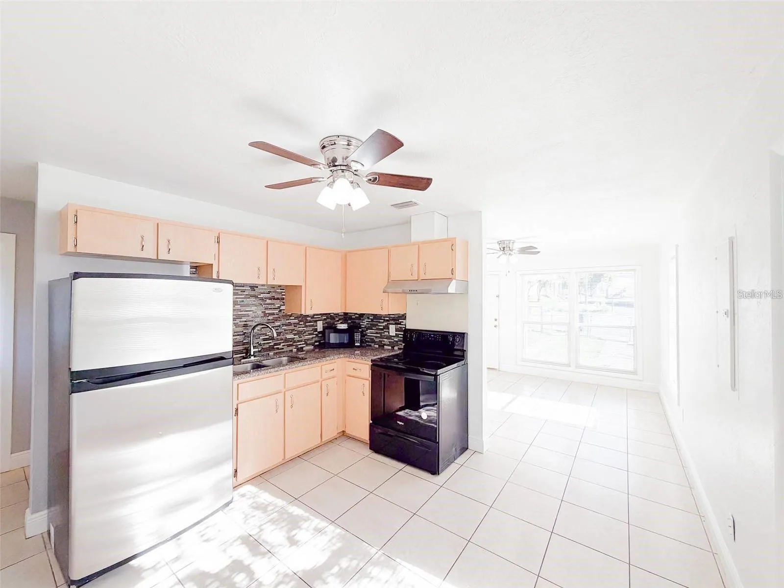 407 W BELLA VISTA ST