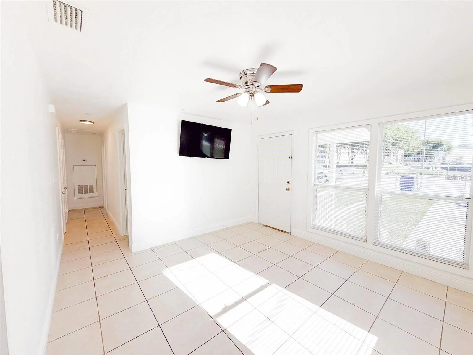 407 W BELLA VISTA ST