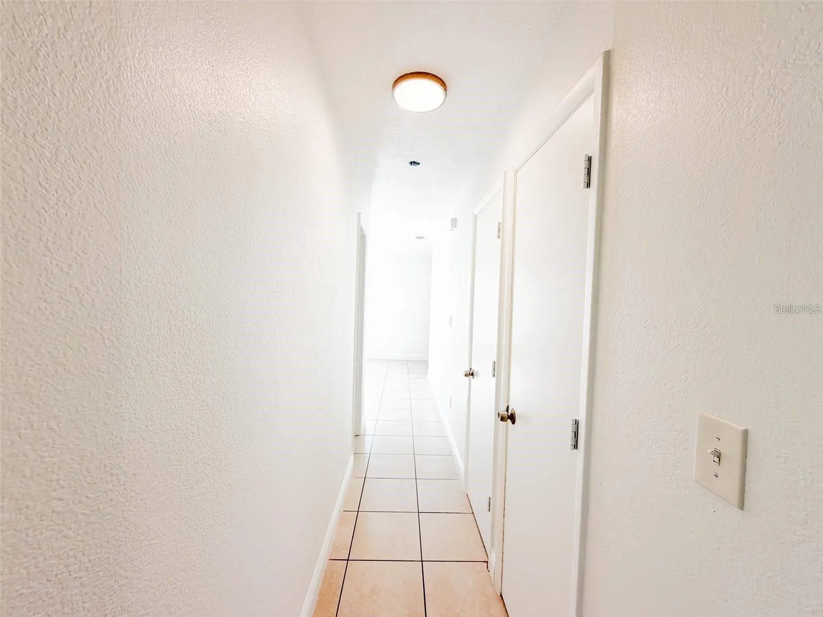 407 W BELLA VISTA ST