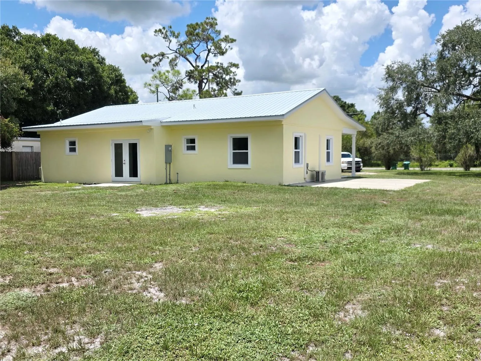 1350 NE 39TH BLVD