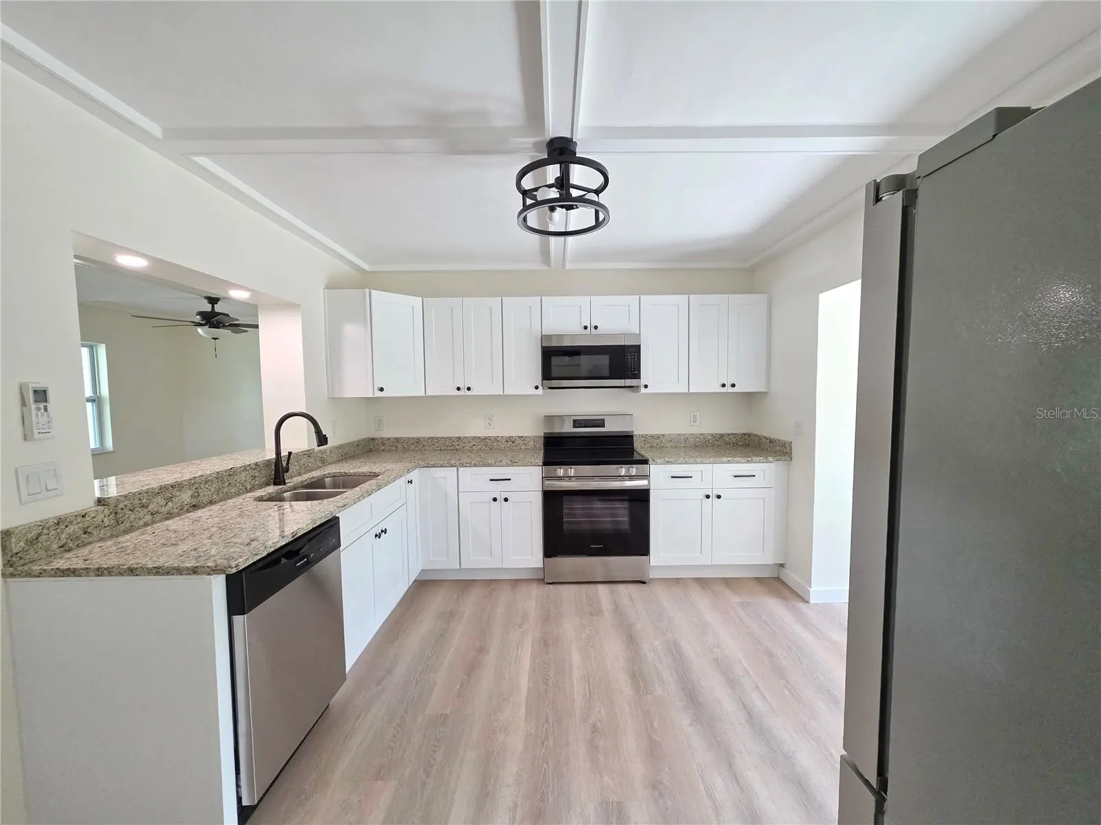 1350 NE 39TH BLVD