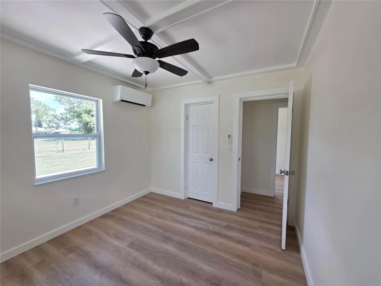 1350 NE 39TH BLVD