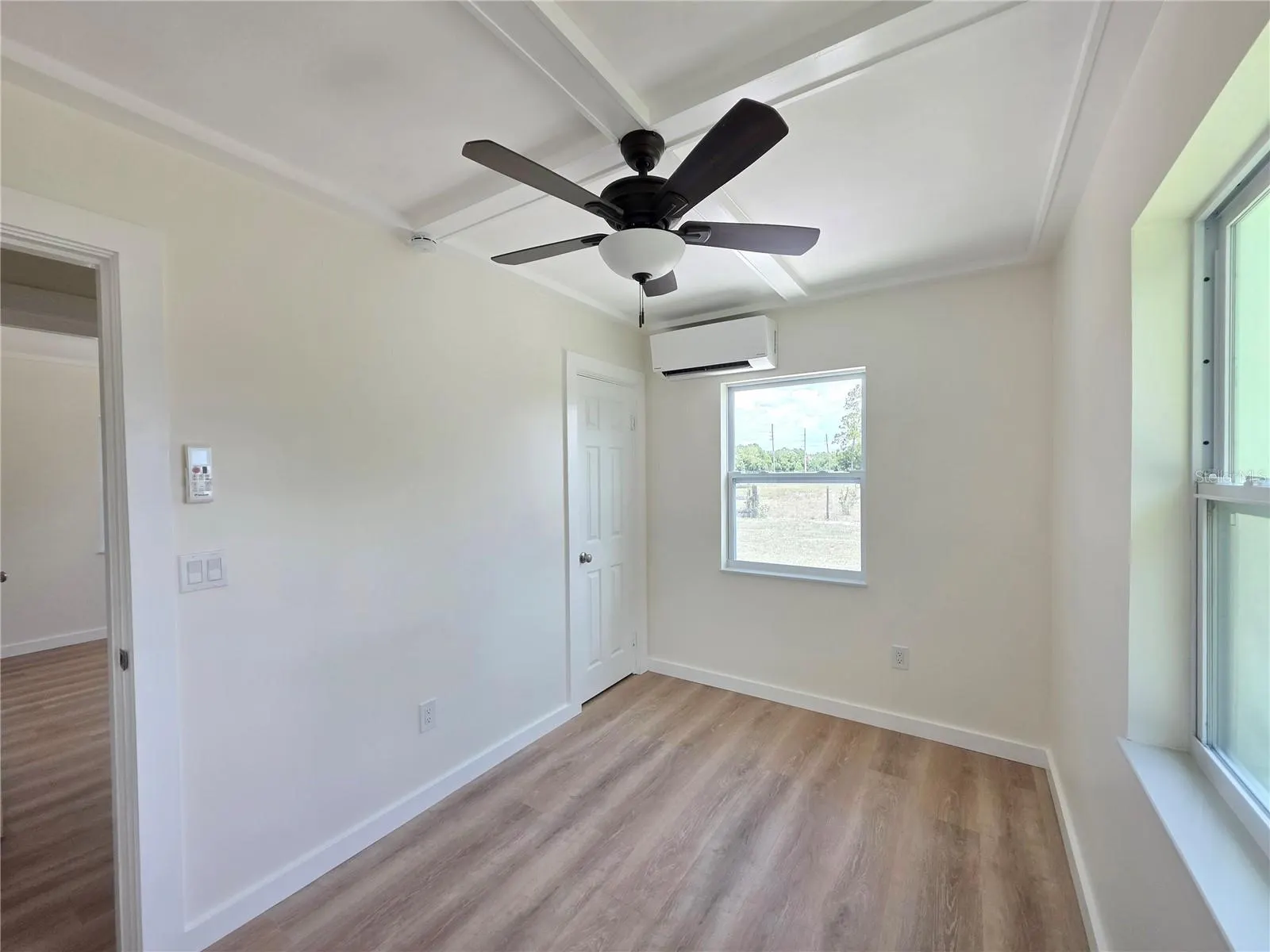 1350 NE 39TH BLVD