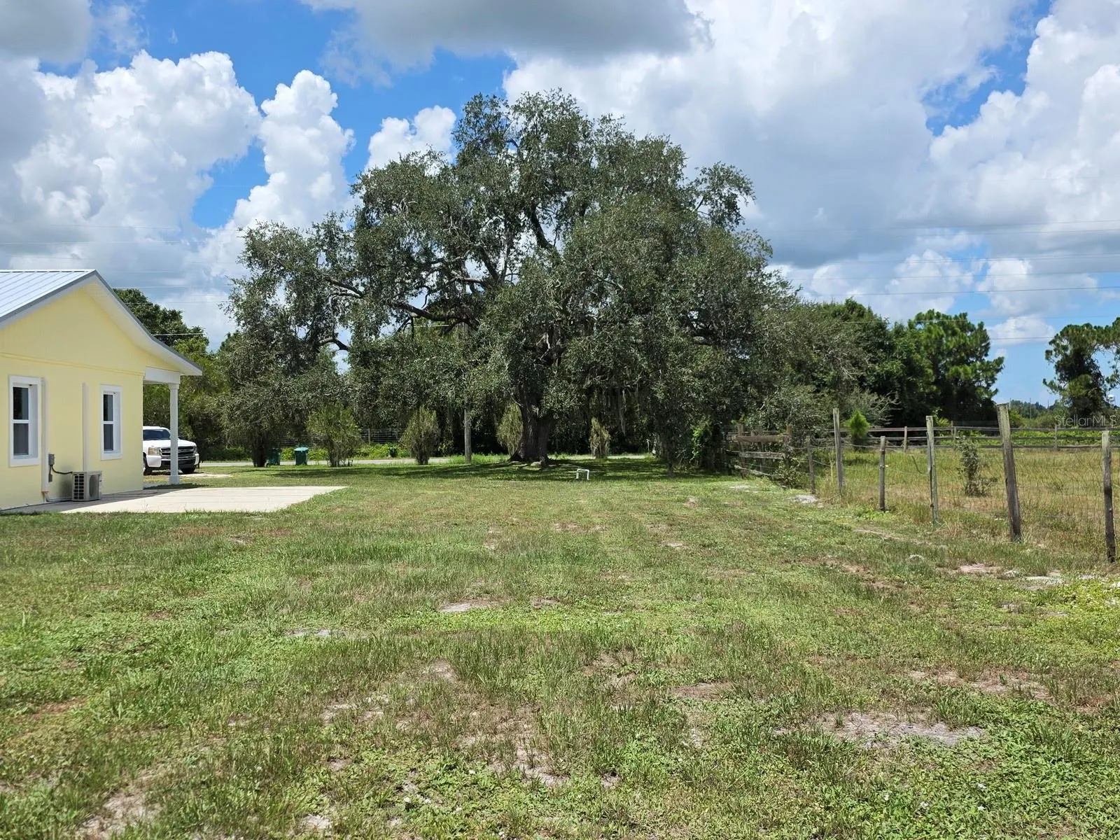 1350 NE 39TH BLVD