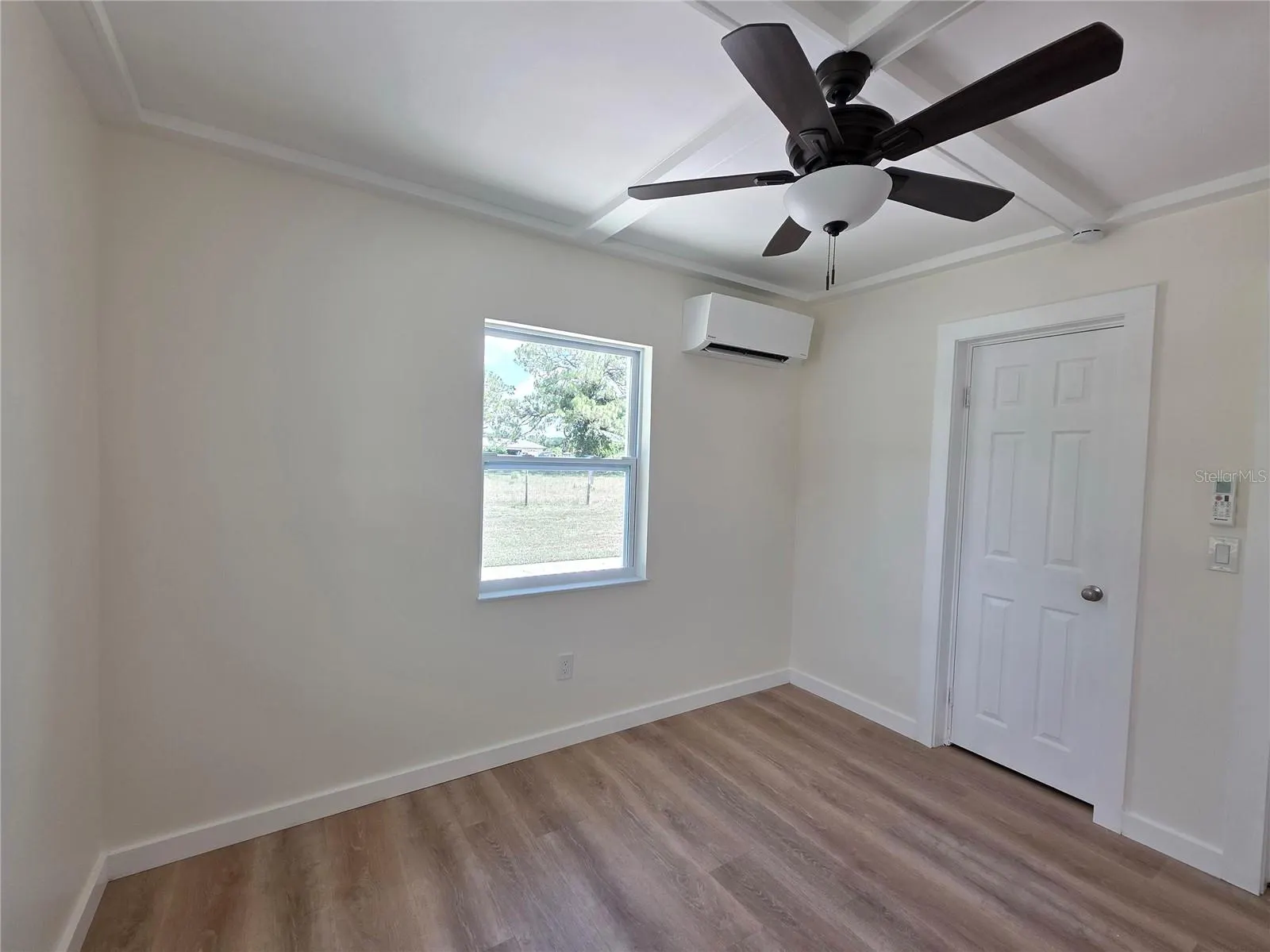 1350 NE 39TH BLVD
