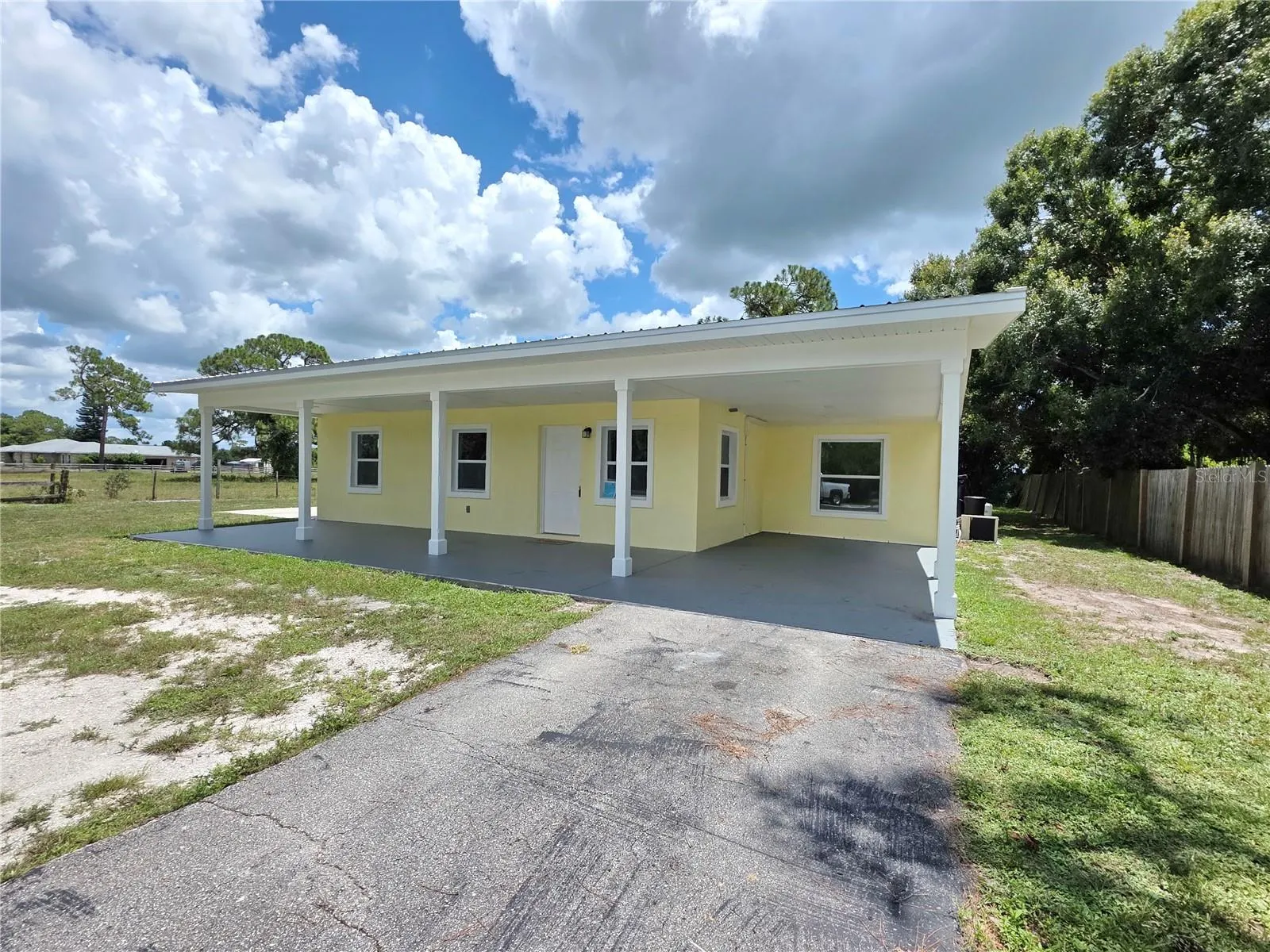 1350 NE 39TH BLVD