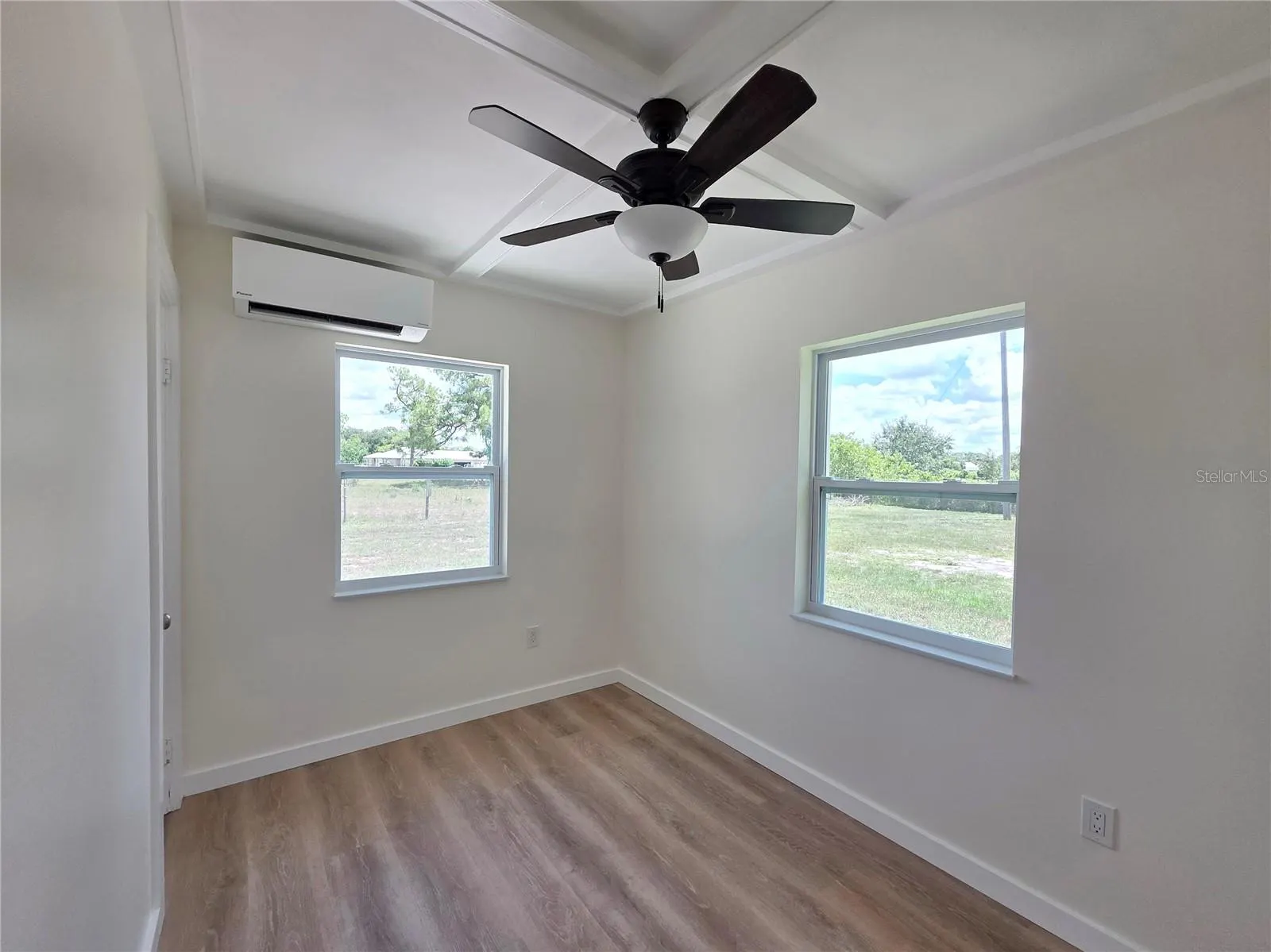 1350 NE 39TH BLVD