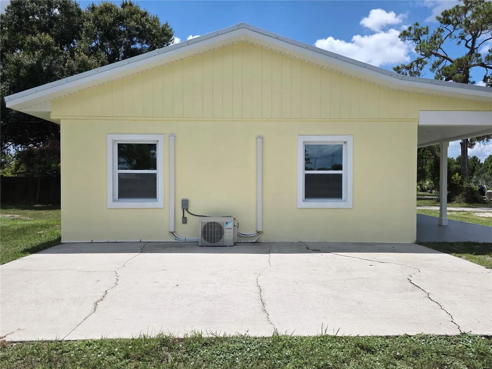 1350 NE 39TH BLVD