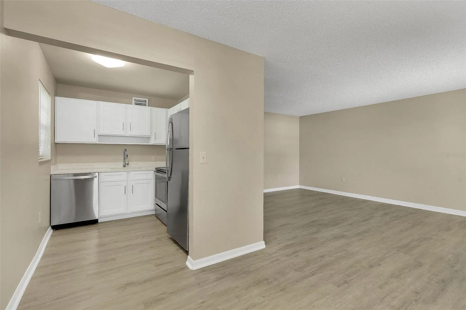 1803 S PARROTT AVE #E202, #E202