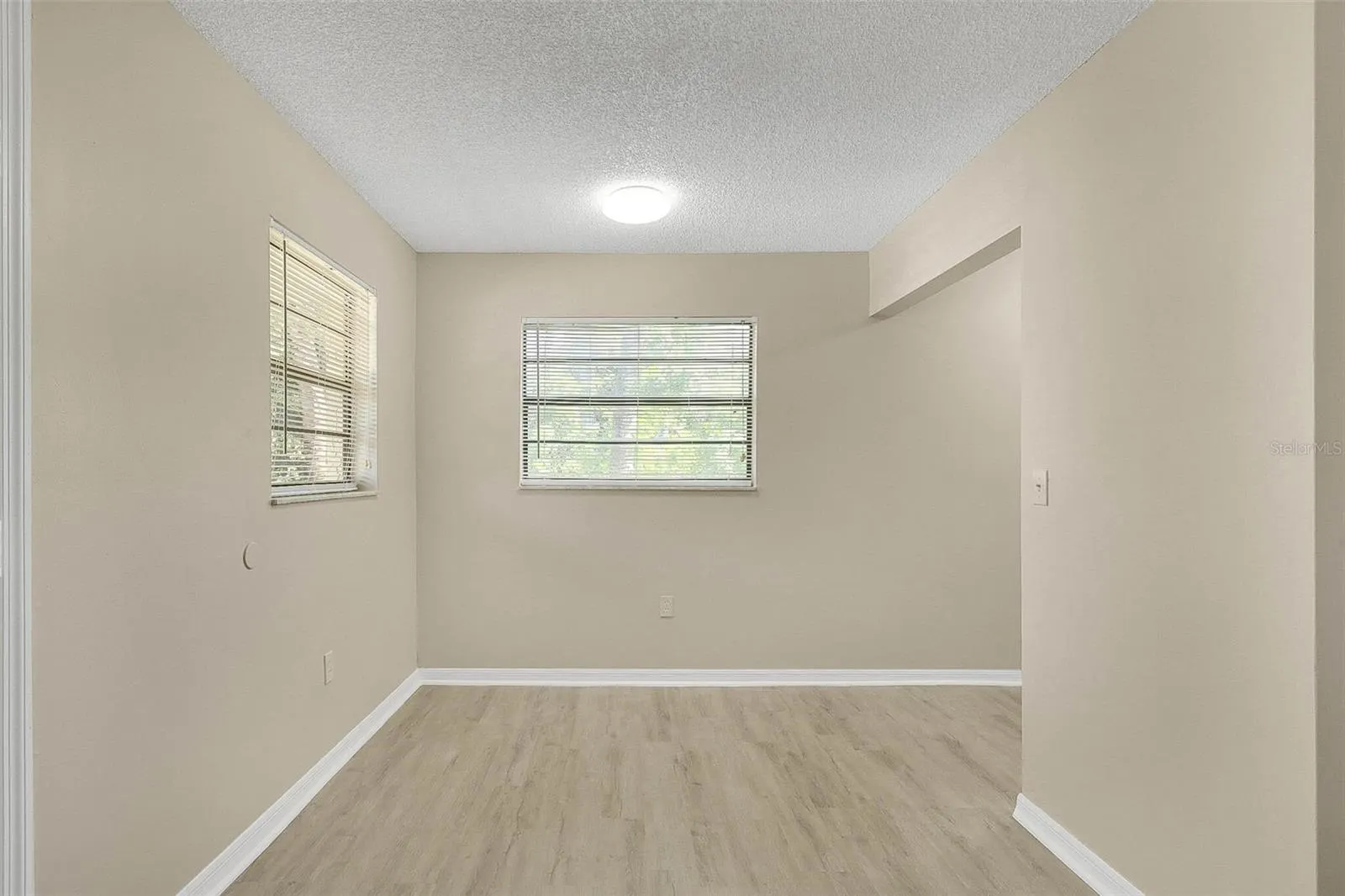 1803 S PARROTT AVE #E202, #E202