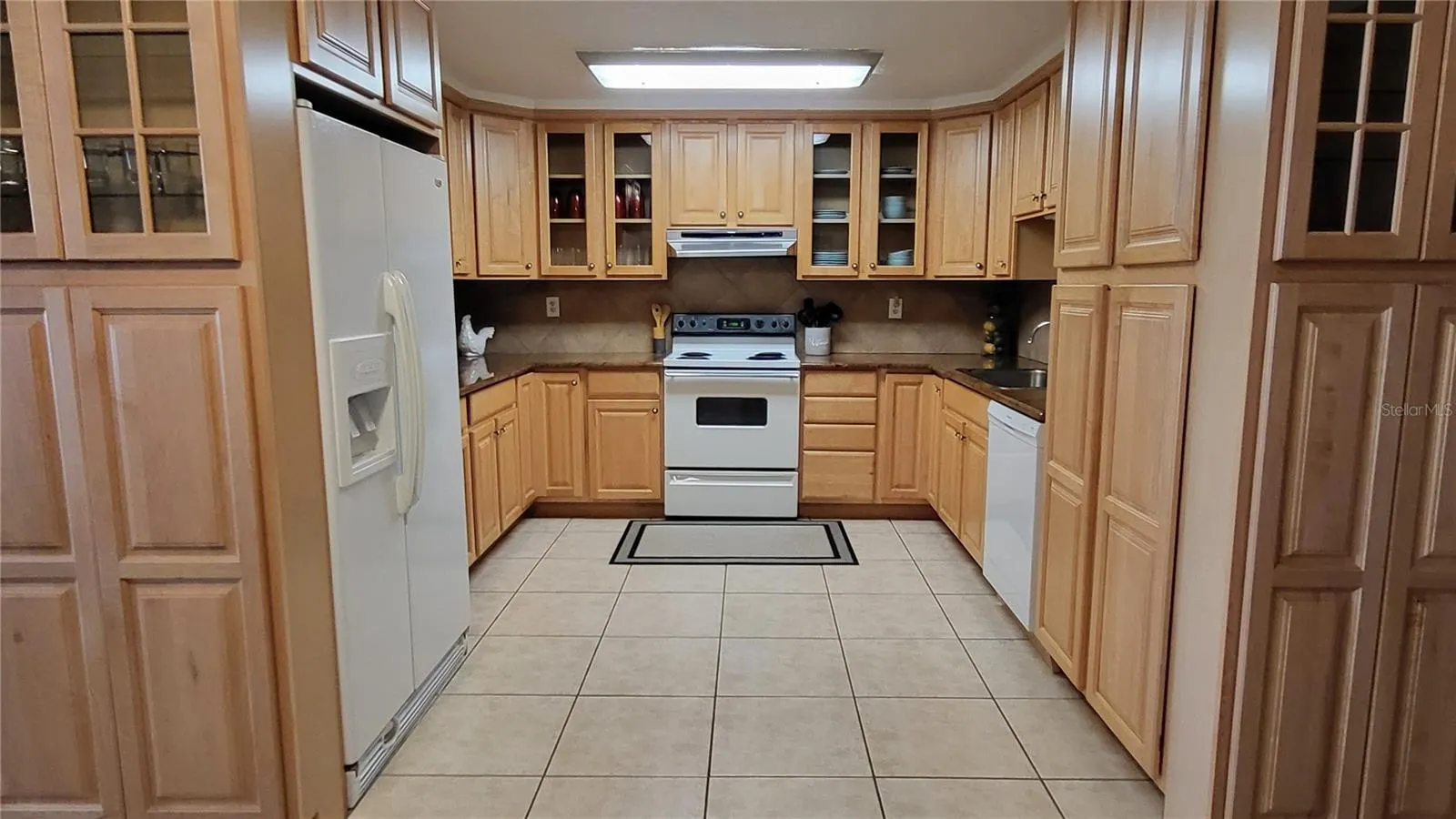 1114 LISA LN