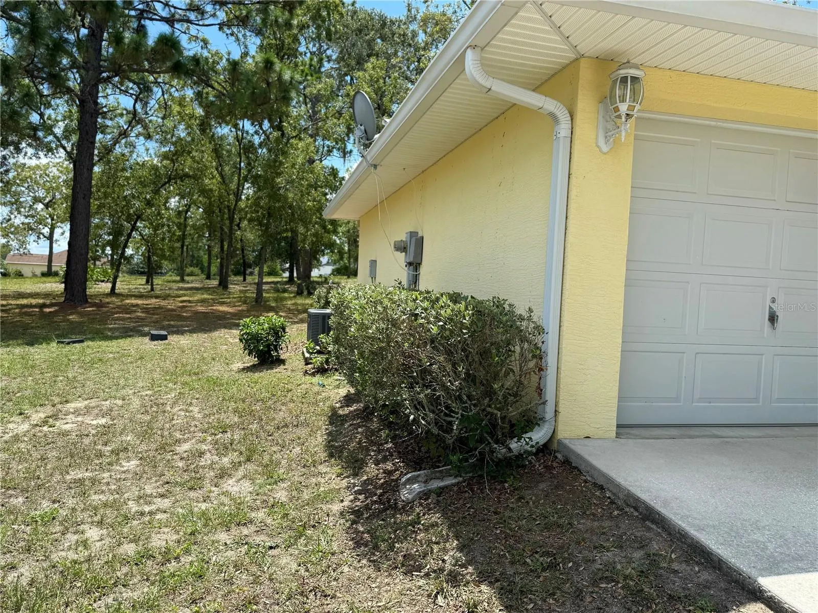 996 W COLBERT CT
