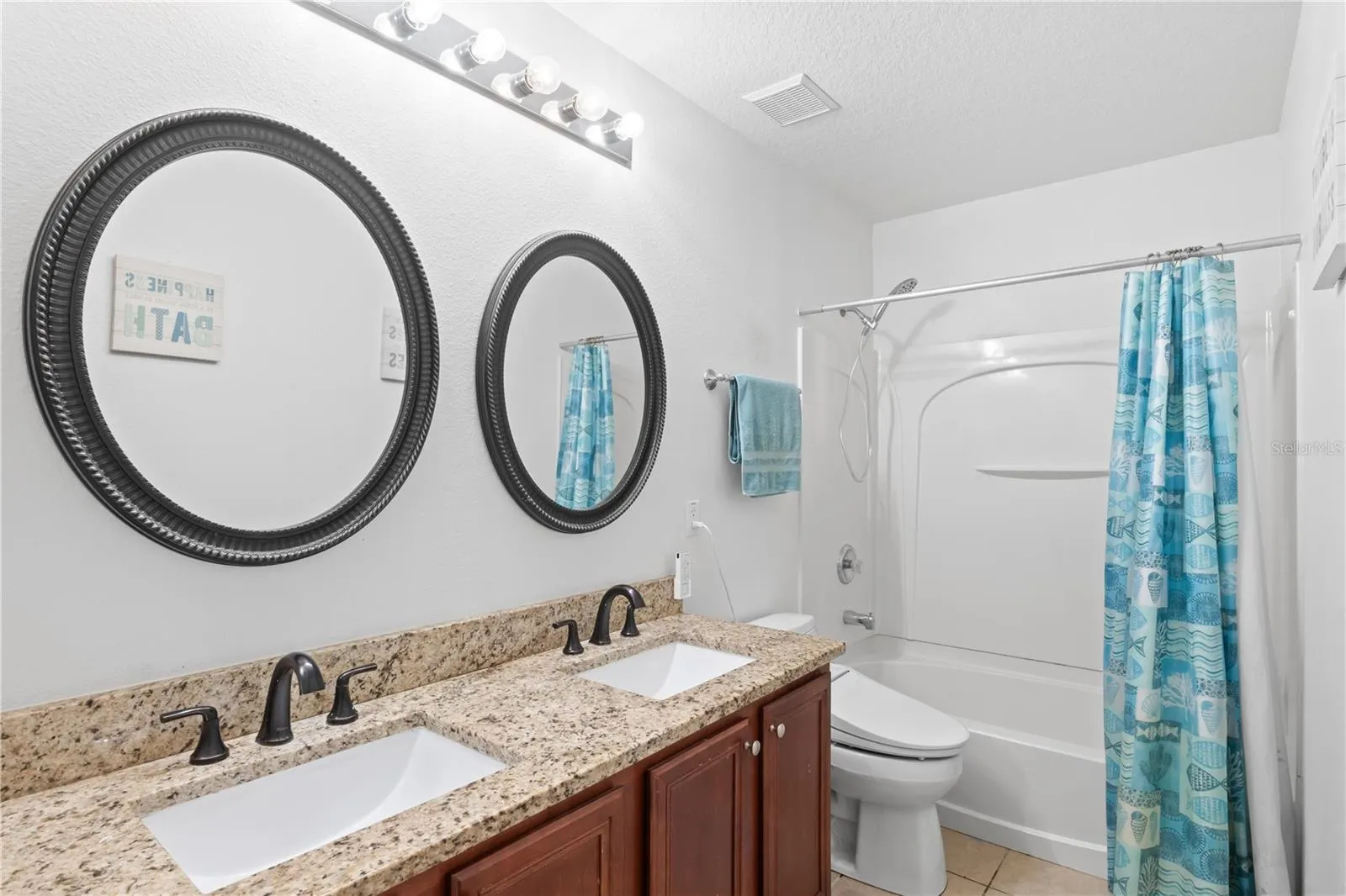 1444 BELLA COOLA DR
