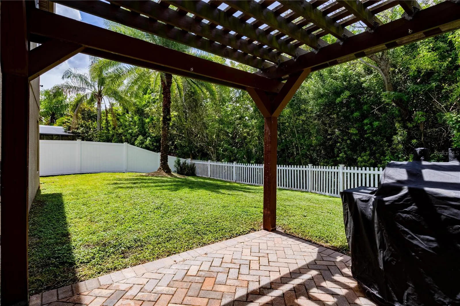1444 BELLA COOLA DR