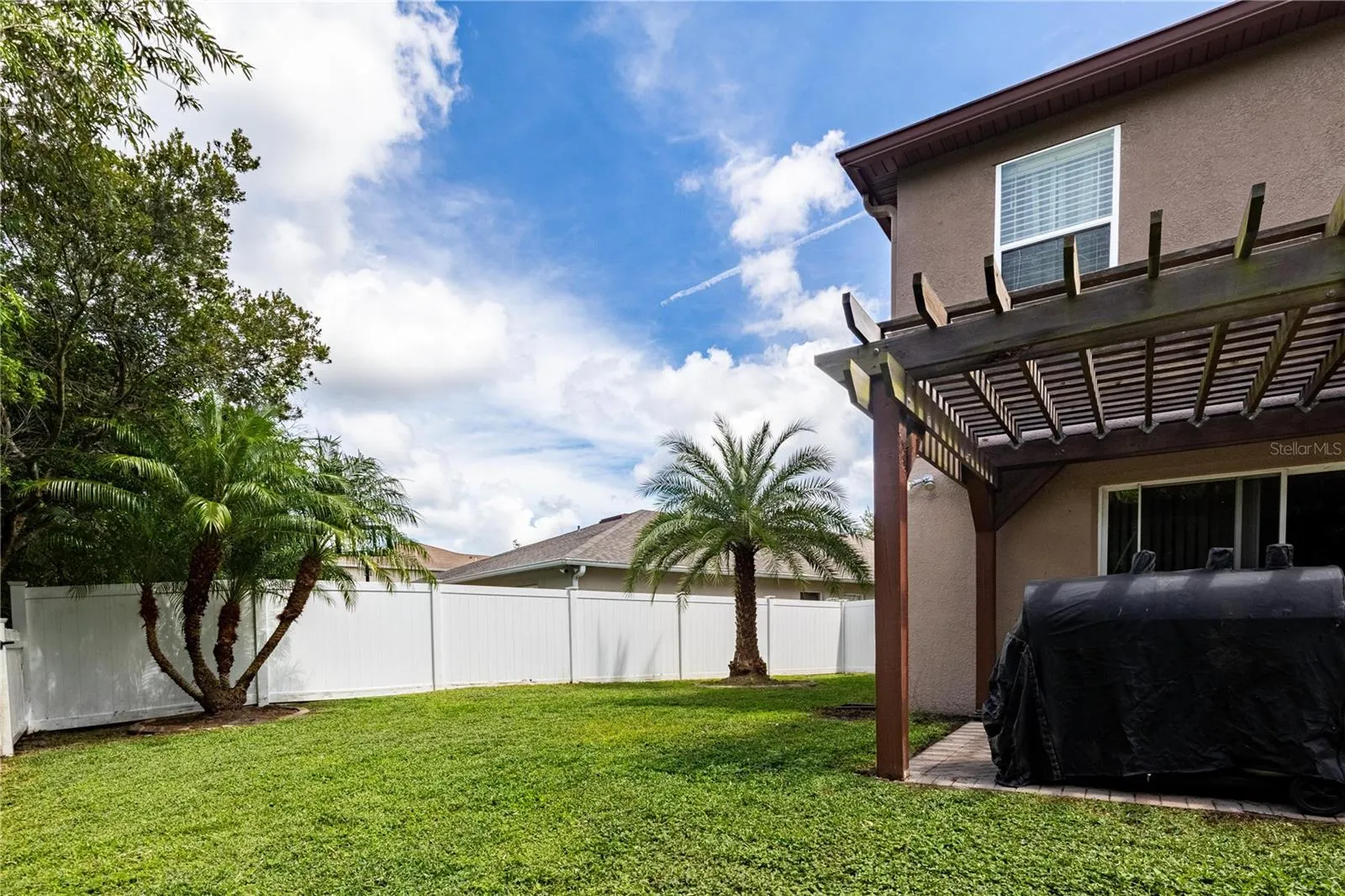 1444 BELLA COOLA DR