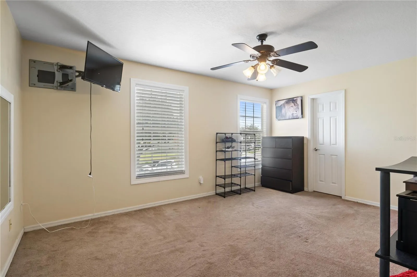 1444 BELLA COOLA DR