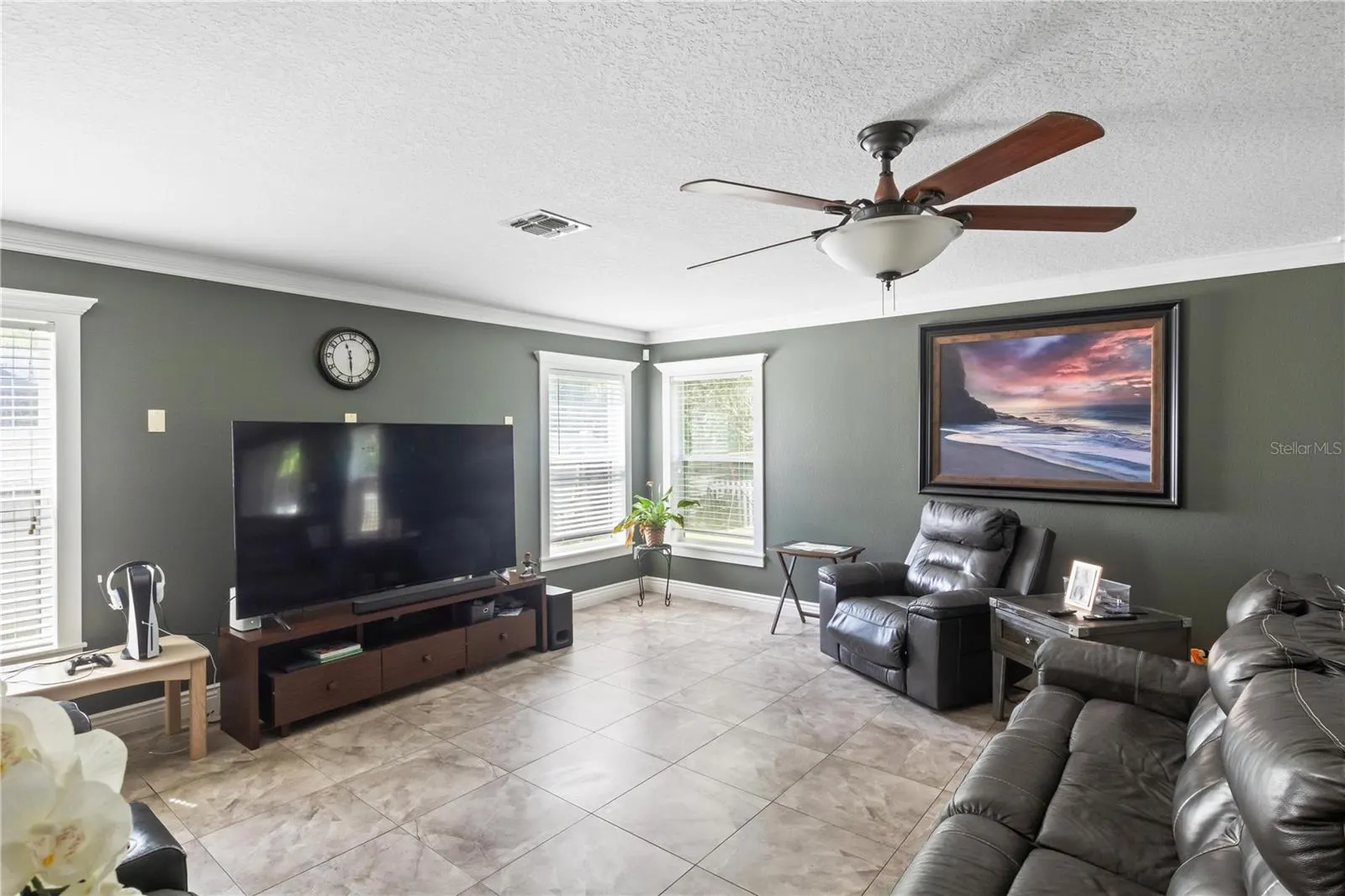 1444 BELLA COOLA DR