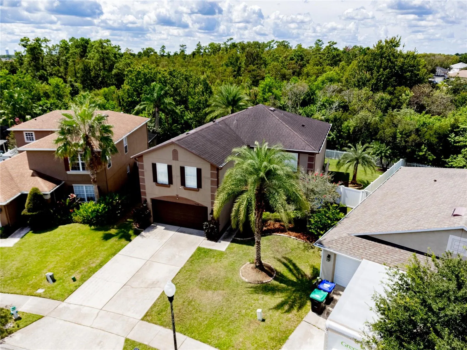 1444 BELLA COOLA DR