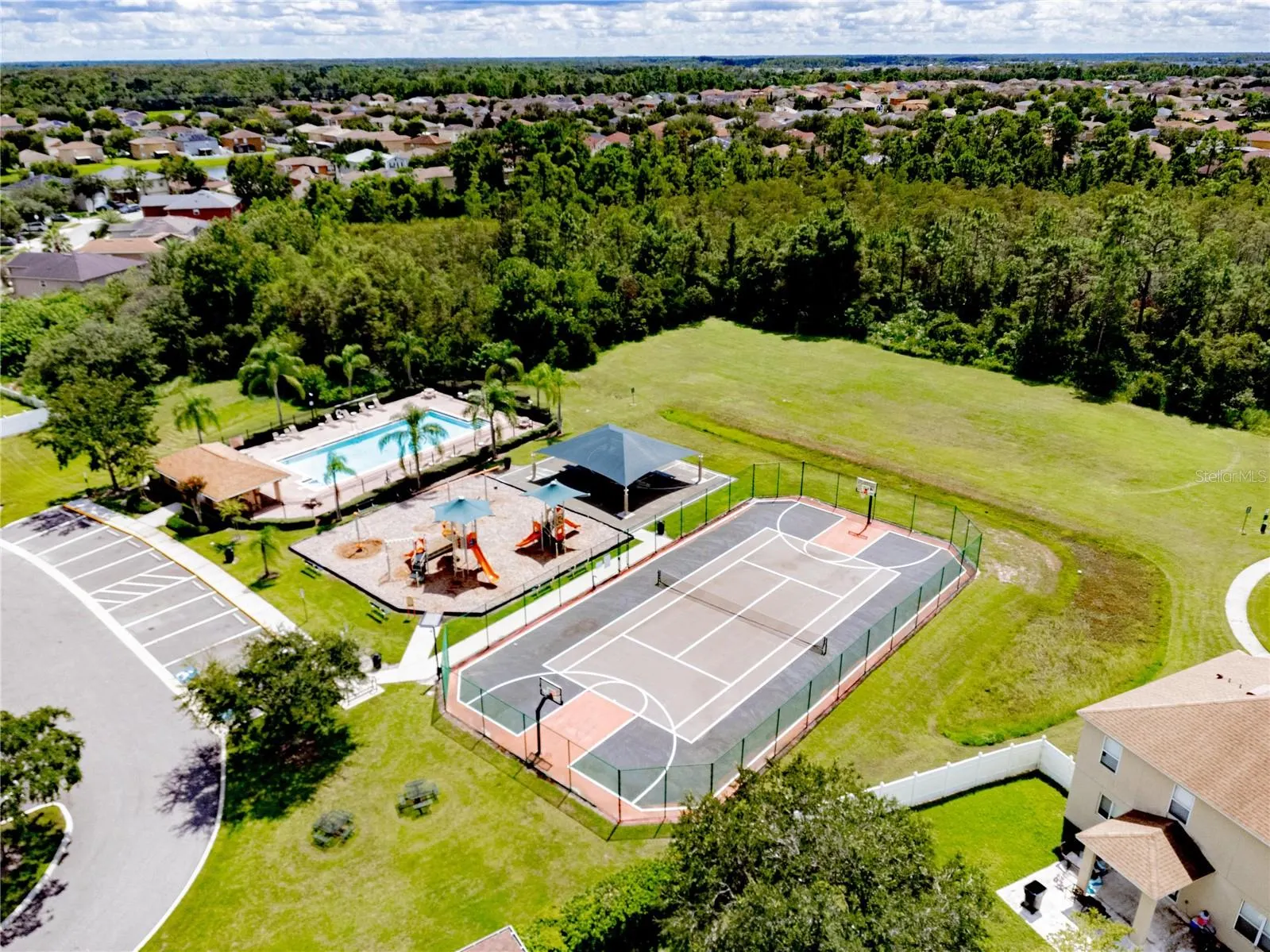 1444 BELLA COOLA DR