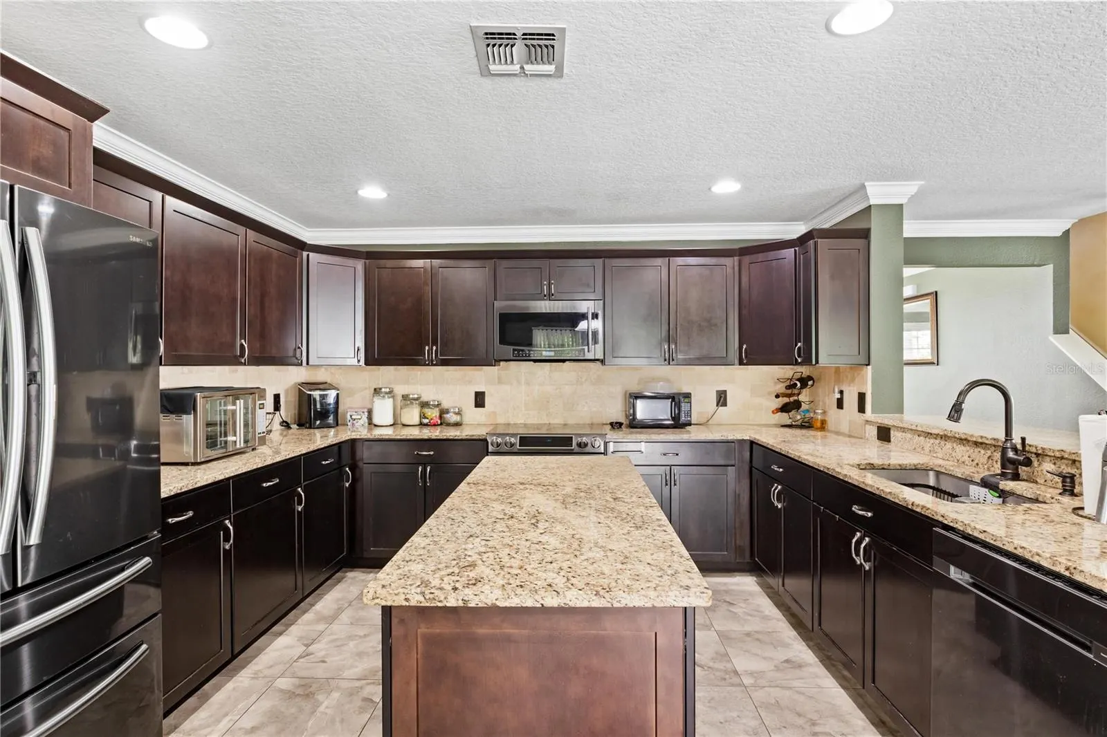 1444 BELLA COOLA DR